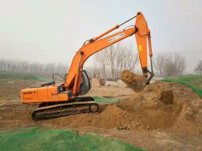 保定市出租zx230-6履帶式挖掘機(jī)_工程機(jī)械設(shè)備租賃最.